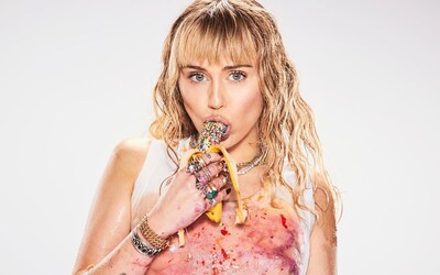 Miley Cyrus: Mám viac nahých fotiek na internete ako akákoľvek žena, môj najväčší hit je o extáze a kokaíne