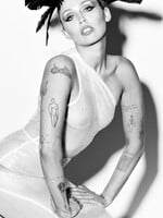 Miley Cyrus je zpět s novým singlem. Inspiruje se módou a filmem