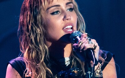 Miley Cyrus slaví velký úspěch! Její známá píseň překonala miliardu přehrání