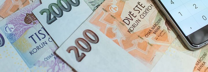 Minimální důstojná mzda v Česku oproti minulému roku výrazně vzrostla. Skoro polovina lidí na ni nedosáhne