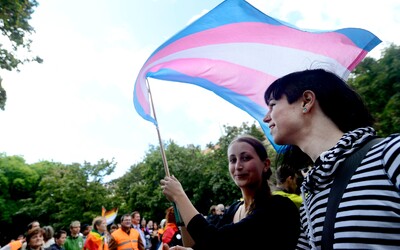 Ministerstvo vnitra zveřejnilo nový seznam rodově neutrálních jmen. Pomůže hlavně trans lidem