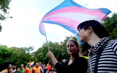 Ministerstvo vnitra zveřejnilo nový seznam rodově neutrálních jmen. Pomůže hlavně trans lidem