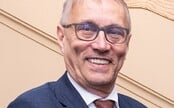 Ministr Martin Dvořák měl autonehodu. Utrpěl zlomeninu hrudní kosti