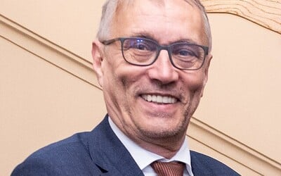 Ministr Martin Dvořák měl autonehodu. Utrpěl zlomeninu hrudní kosti