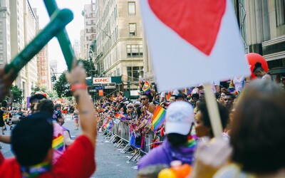 Minulý rok sa ako LGBT+ v USA identifikovalo viac ako 7 % obyvateľov, ukázal prieskum. V budúcnosti toto číslo ešte porastie