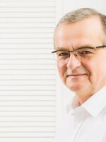 Miroslav Kalousek se vzdal poslaneckého mandátu. Dočkal se potlesku vestoje
