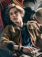 Mít to jméno je výhoda i nevýhoda. Šikovných lidí je spousta, kdybych neměl talent, tak mě neobsadí, říká herec Max Dolanský