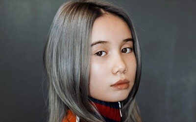 Mladá influencerka Lil Tay není mrtvá. Na internetu kolují falešné zprávy o její smrti, nyní je musí vyvracet