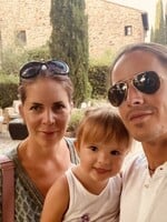 Mladá slovenská rodina odišla žiť na Sardíniu: Kúpiš tu 3-izbový apartmán pri mori za cenu malého bytu v Bratislave (Rozhovor)