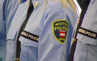 Mladík se v Brně rozhodl vykrást areál městské policie, nachytali jej s mixážním pultem