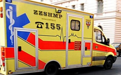 Mladou ženu v Praze srazilo auto. Na místě zemřela
