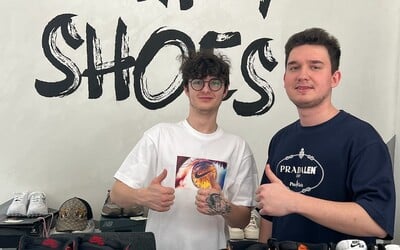 Mladý Bratislavčan si otvoril luxusnú čistiareň tenisiek ShinyShoes: Najhoršie, čo môžeš urobiť, je hodiť ich do práčky (Reportáž)