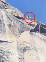 Mladý horolezec spadl ze skalní stěny v Kalifornii. Jeho smrt sledovaly tisíce lidí živě na TikToku