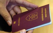 Mnohí Slováci pred dovolenkou stále nedostali cestovné pasy. Na doklady čakajú už od marca