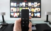 Mnohí televízni diváci môžu zadarmo pozerať platený kanál. Dostupný bude celý mesiac