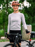 Móda cyklistů: Takhle se oblékají Pražané v centru města. Bez čeho na kole nikdy nevyjedou?