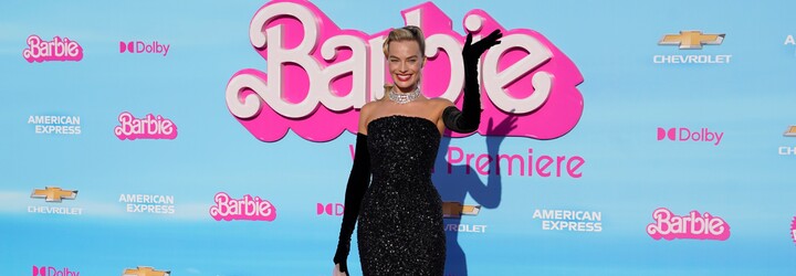 Móda z růžového koberce: Dua Lipa, Margot Robbie a další se oblékli ve stylu Barbie