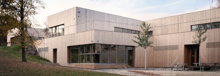 Moderná škôlka na Morave pôsobí ako z rozprávky. Postavili ju priamo pod zámkom