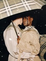 Módna značka Burberry ruší až 1 700 pracovných miest. Firma zápasí so stratou a poklesom tržieb