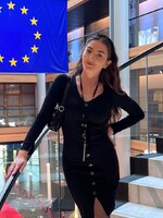 Monika sa vypracovala v Bruseli: Ako stážistka som začínala s platom 1 400 €. Stačilo mi to na život aj na cestovanie (Rozhovor)