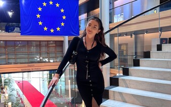 Monika sa vypracovala v Bruseli: Ako stážistka som začínala s platom 1 400 €. Stačilo mi to na život aj na cestovanie (Rozhovor)
