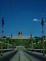 Monstrum nad Prahou. Autor Stalinova pomníku spáchal sebevraždu, dnes je prostor symbolem svobody a skejtování