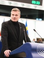 Motoristé si řekli o ministerstva. Filip Turek by mohl být ministr zahraničí a láká je i životní prostředí