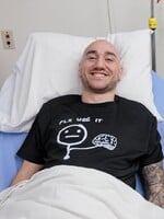 Mozgový čip od Elona Muska pomáha ochrnutému mužovi. Jeho myšlienky mení na počítačové príkazy