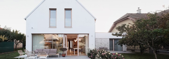 Možná nejkrásnější dům, jaký letos uvidíš. Na Slovensku vyrostl příbytek inspirovaný skandinávským stylem minimalismu