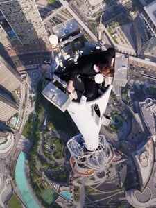 MrBeast vyliezol na najvyššiu budovu sveta. Stal sa tak ôsmym človekom, ktorý sa dostal na vrchol Burj Khalifa