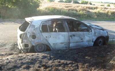 Muža zo zhoreného auta možno niekto zabil, oheň mal len zahladiť stopy