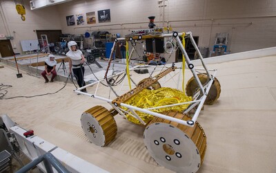 NASA otestovala robota, ktorý bude na Mesiaci hľadať vodu