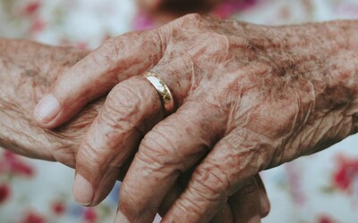 NÁVOD: Dôchodcovia môžu po skončení práce požiadať o zvýšenie dôchodku. Sociálna poisťovňa zverejnila, ako na to