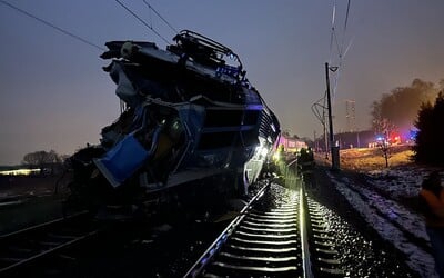 Na Karvinsku se srazil vlak s nákladním autem, strojvedoucí nepřežil (Aktualizováno)