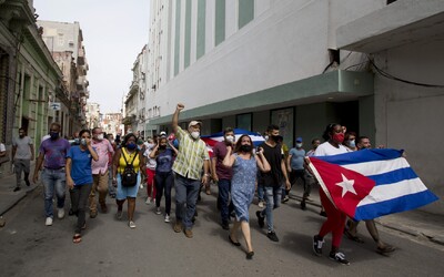 Na Kube sú najväčšie protesty za 30 rokov. Hymnou demonštrantov sa stala rapová skladba