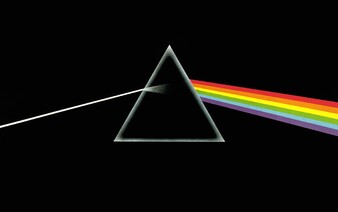 Na Pink Floyd se slétly homofobní komentáře kvůli duze, kterou používají odjakživa