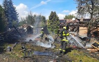 Na Prostějovsku vybuchl rodinný dům, jeden člověk zemřel