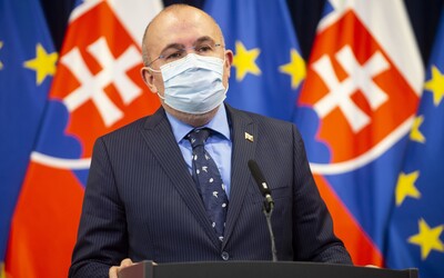 Na Slovensko má prísť budúci týždeň 10 miliónov rúšok, 11-tisíc ochranných oblekov a 100-tisíc respirátorov