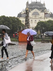 Na Slovensko prichádza veľká zmena počasia. Slováci budú musieť rýchlo vymeniť celý šatník