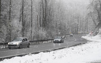Na Slovensku dnes nasneží, padať bude aj mrznúci dážď. Počasie bude komplikovať dopravu
