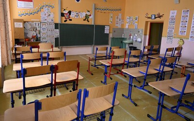 Na Slovensku hromadne zatvárajú školy a škôlky. V niektorých krajoch je situácia alarmujúca