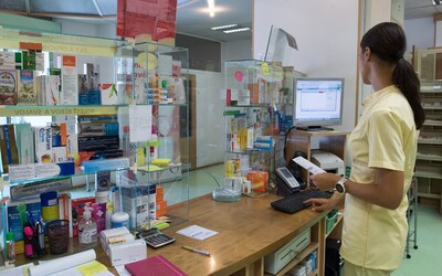 Na Slovensku nekúpiš dôležité lieky proti chrípke. Lekárne hlásia výpadky konkrétnych sirupov a tabletiek