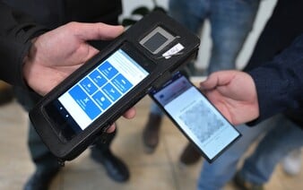 Na Slovensku spustili aplikácie eDoklady a eIdentita. Občiansky a vodičský už môžeš mať v mobile
