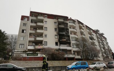 Na chvíľu sa vynorili spomienky na tragédiu v Prešove. Z bratislavskej bytovky po výbuchu a požiari evakuovali osem ľudí