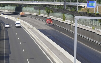 Na diaľnici v Bratislave budeš môcť jazdiť rýchlosťou až 130 km/h. Štát spúšťa systém inteligentných diaľnic