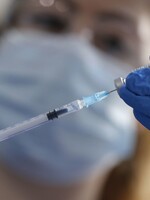 Na koronavírus zomrela na Slovensku prvá zdravotná sestra
