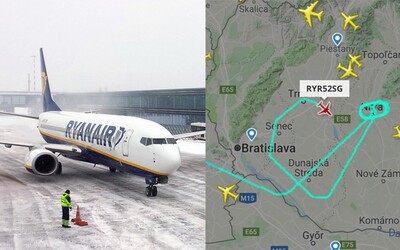 Na letisku v Bratislave nestíhajú odhŕňať dráhu, pre husté sneženie museli lietadlá odkloniť