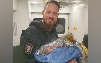 Na letišti v Praze nouzově přistálo letadlo, na palubě proběhl porod