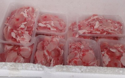 Na mrazenom mäse v Číne našli stopy koronavírusu