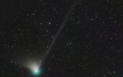 Na oblohe je v tomto období možné pozorovať dve jasné kométy
